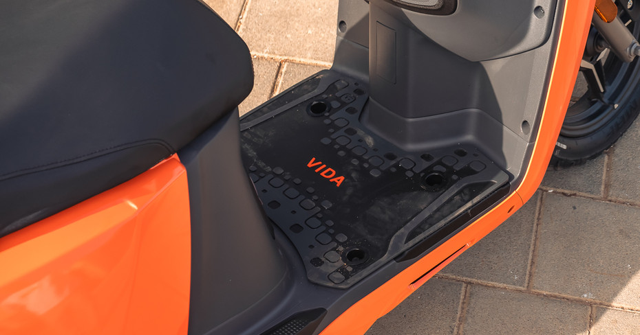 Vida VX2 Floorboard Space