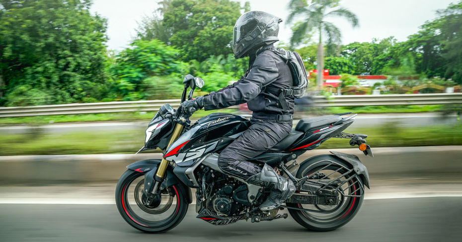 2025 Bajaj Pulsar NS400Z Riding Shot 2025 Bajaj Pulsar NS400Z Riding Shot