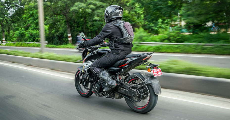 2025 Bajaj Pulsar NS400Z Riding Shot 2025 Bajaj Pulsar NS400Z Riding Shot