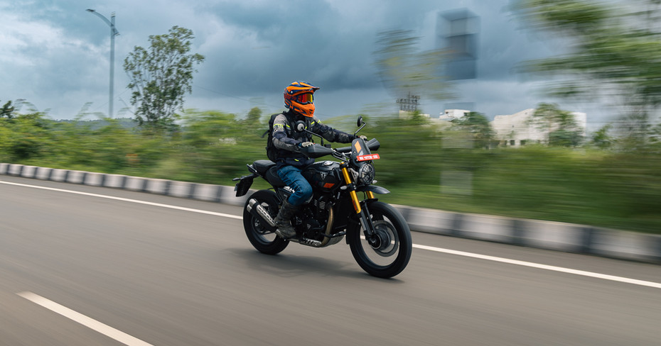 Triumph Scrambler 400 XC On Highway