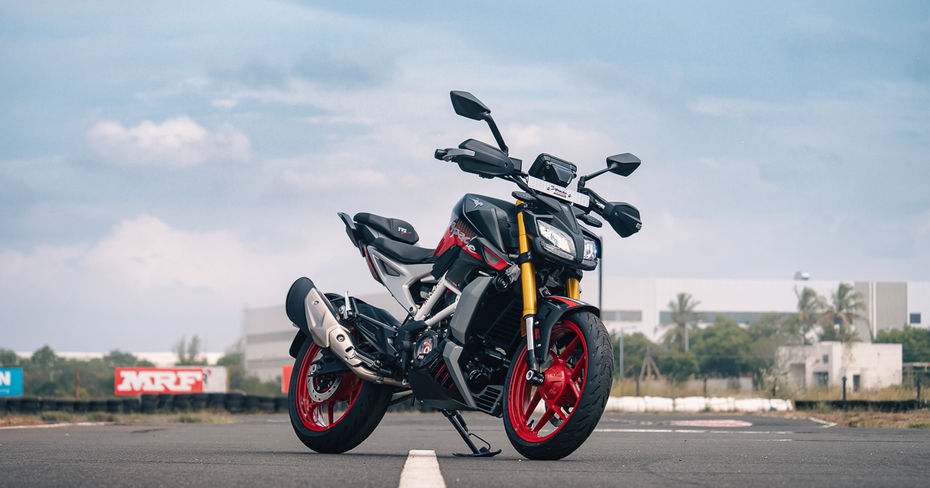 2025 TVS Apache RTR 310 Front Three Quarters 2025 TVS Apache RTR 310 Front Three Quarters