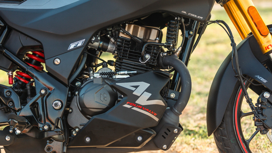 Hero Xtreme 160R 4V Engine