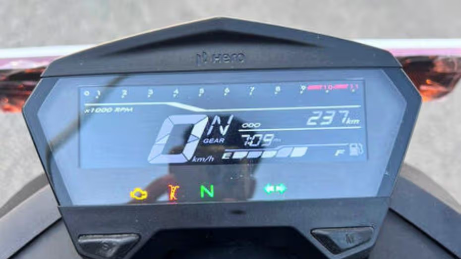 Hero Xtreme 160R 4V Console