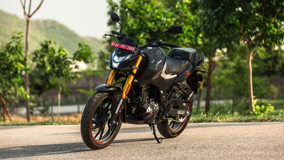 Hero Xtreme 160R 4V Front Shot