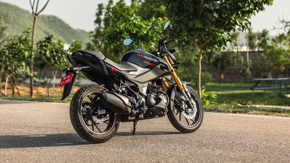 Hero Xtreme 160R 4V Rear Profile