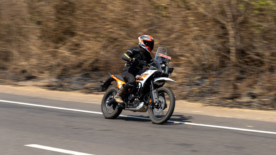 KTM 390 Adventure Cornering