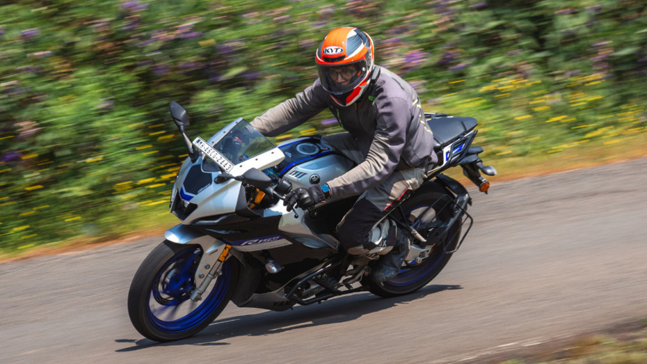 Yamaha R15 V4 Cornering Shot