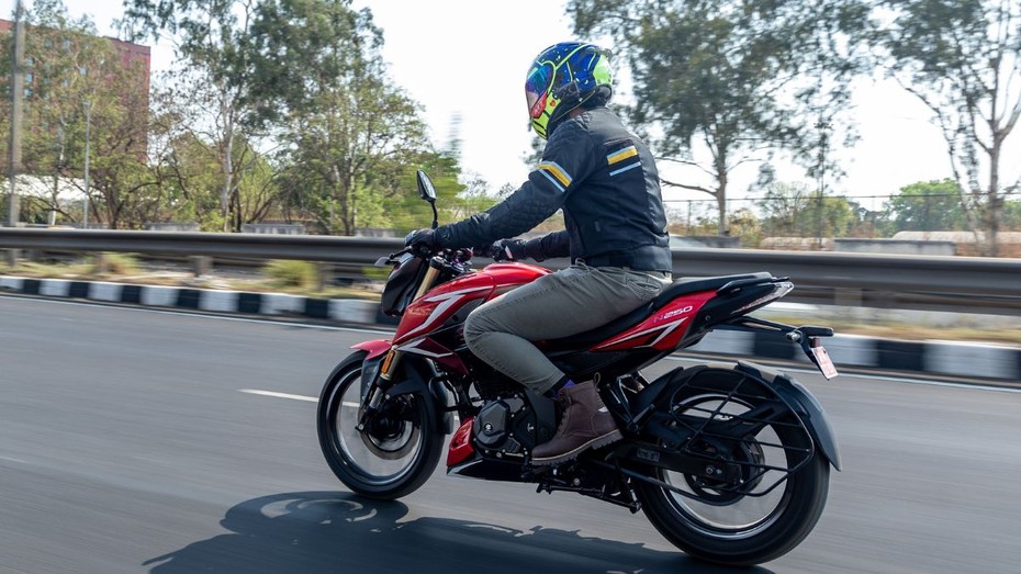 Bajaj Pulsar N250