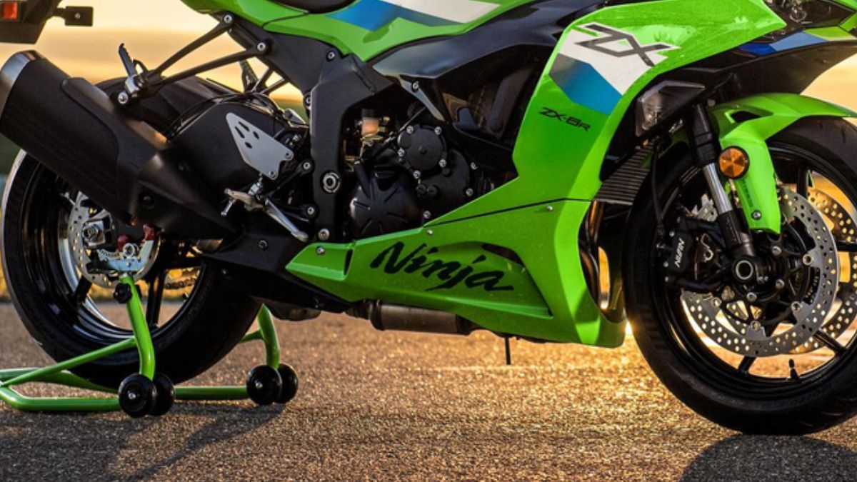 Kawasaki Ninja ZX-6R Price 2026 - Mileage, Colours, Images | BikeDekho