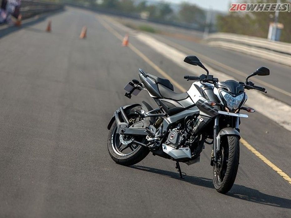 Yamaha MT-15 vs rivals