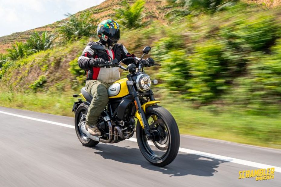 Ducati Scrambler Icon vs Monster 821 Family Feud