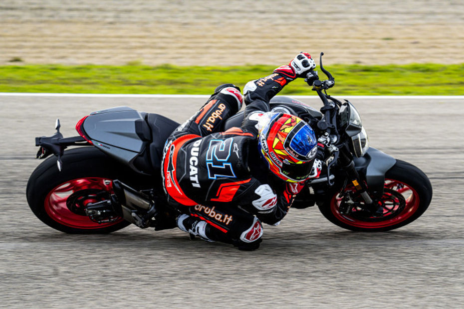 2021 Ducati Monster vs Ducati Monster 821 Differences Explained 2021 Ducati Monster vs Ducati Monster 821 Differences Explained