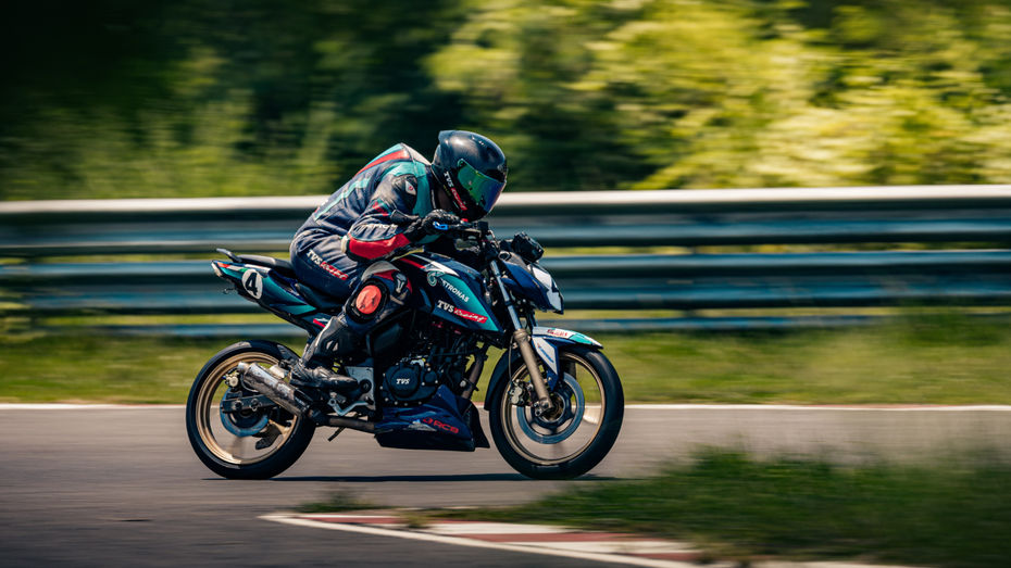 Race-spec TVS Apache RTR 200 4V 