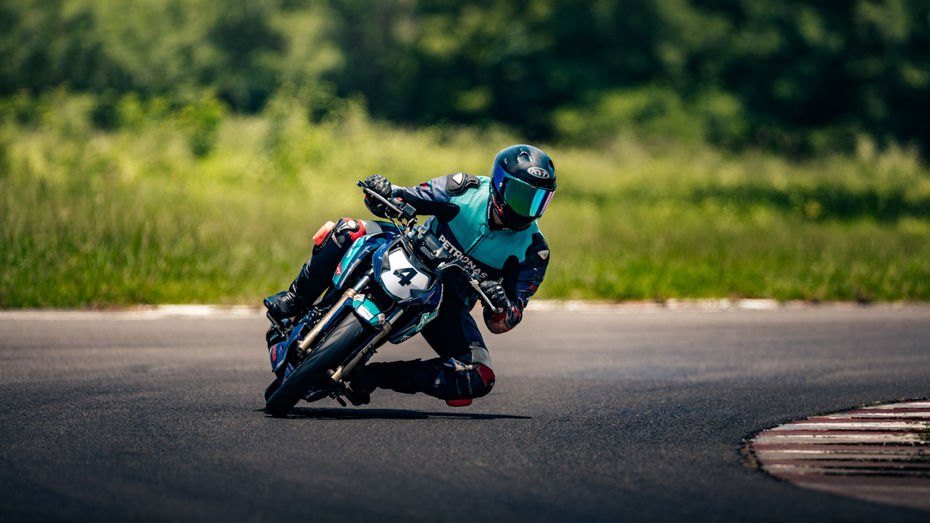 Race-spec TVS Apache RTR 200 4V Cornering