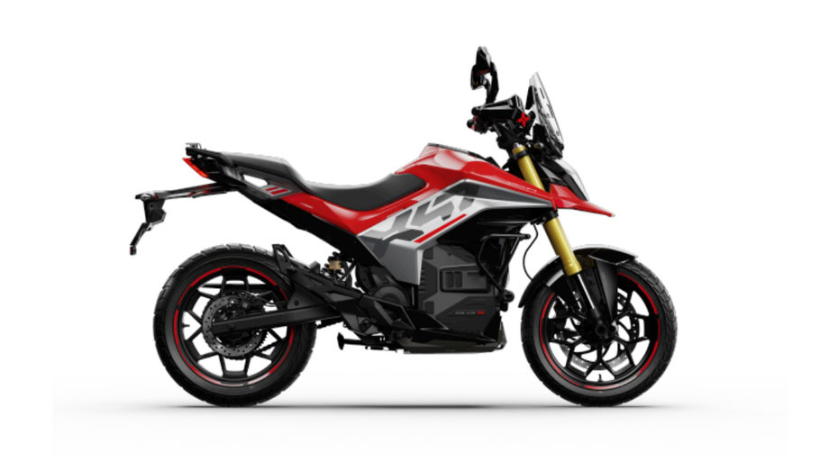 Ultraviolette X-47 Crossover vs F77 SuperStree Ultraviolette X-47 Crossover vs F77 SuperStree
