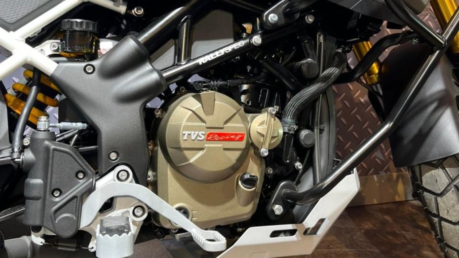 TVS Apache RTX 300 Engine TVS Apache RTX 300 Engine