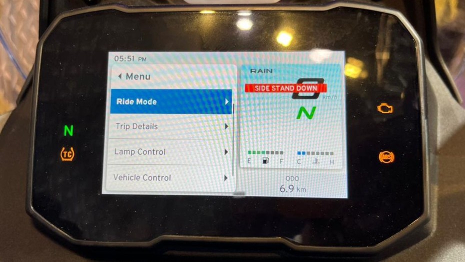TVS Apache RTX 300 TFT Console TVS Apache RTX 300 TFT Console