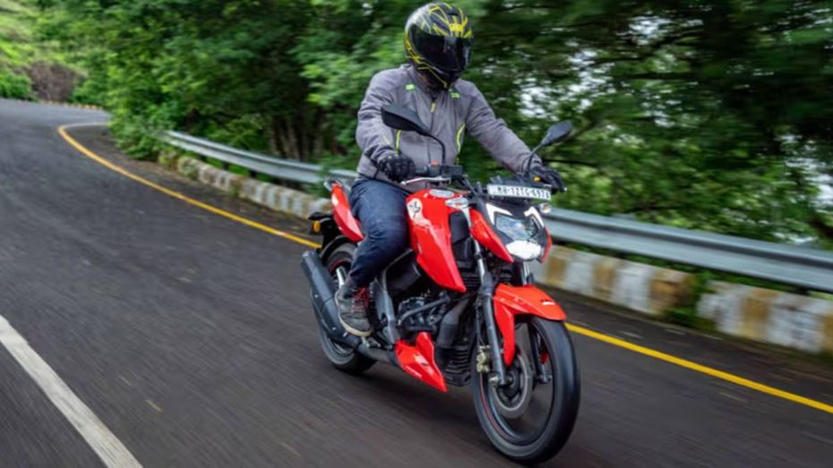 TVS RTR 160 Racing Red Riding Shot