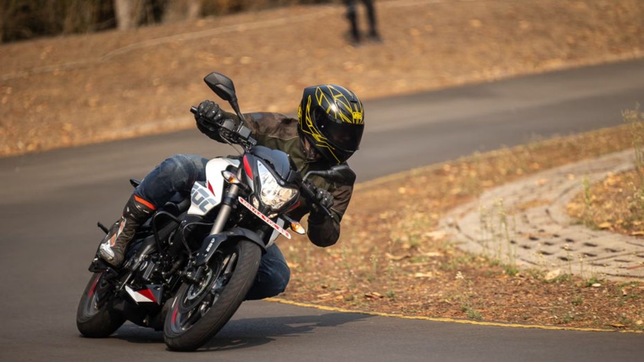 Bajaj Pulsar NS 200 Cornering