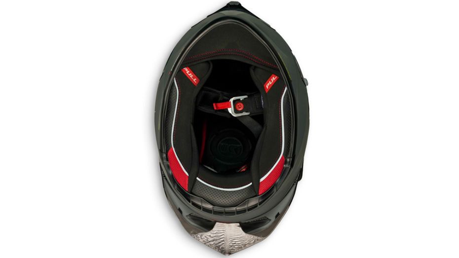 Top 5 Tips To Keep Your Helmet Clean and Fresh