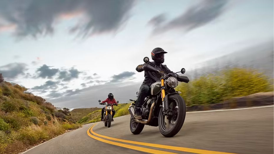 Triumph Tracker 400 vs Triumph Scrambler 400 X: Differences Explained