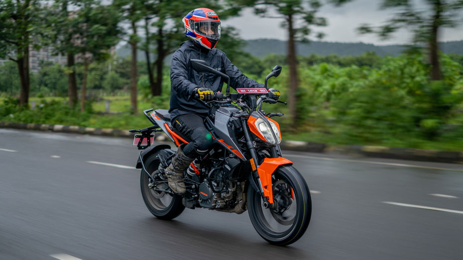 KTM 160 Duke onroad price