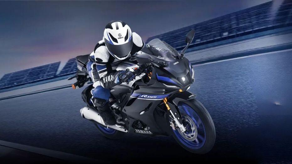 Yamaha R15M