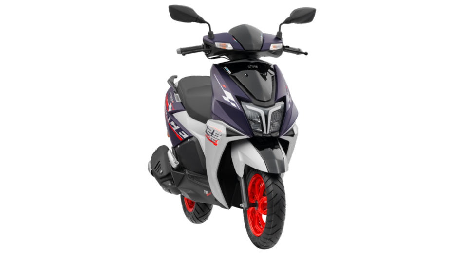 Bajaj Chetak C25: Same Price, Different Choices
