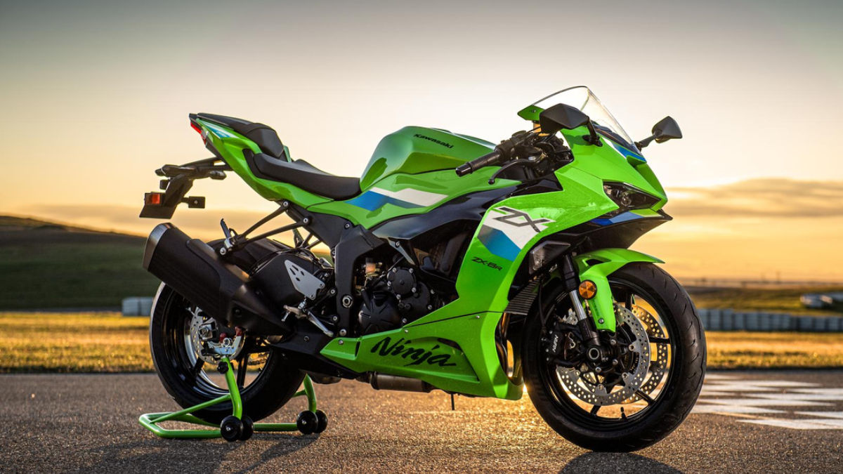Kawasaki Ninja ZX-6R vs Z900: Image Comparison | BikeDekho