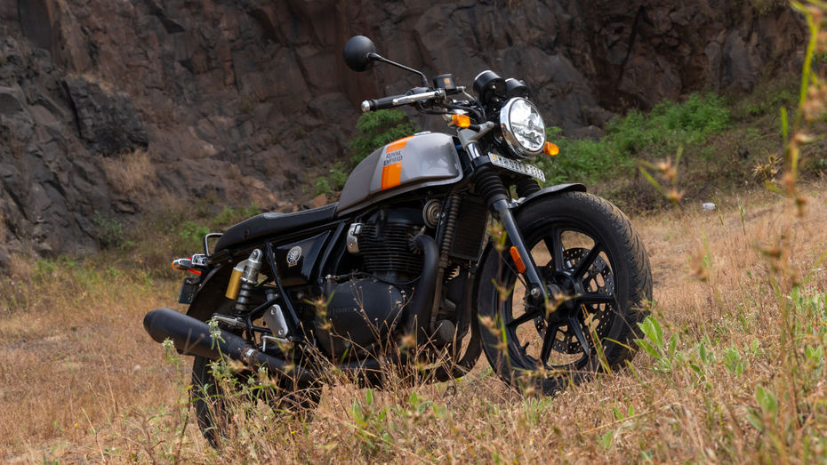 Continental GT 650 vs Thruxton 400