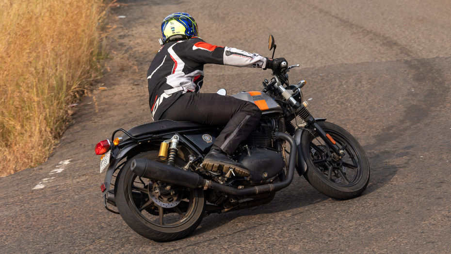 Continental GT 650 vs Thruxton 400