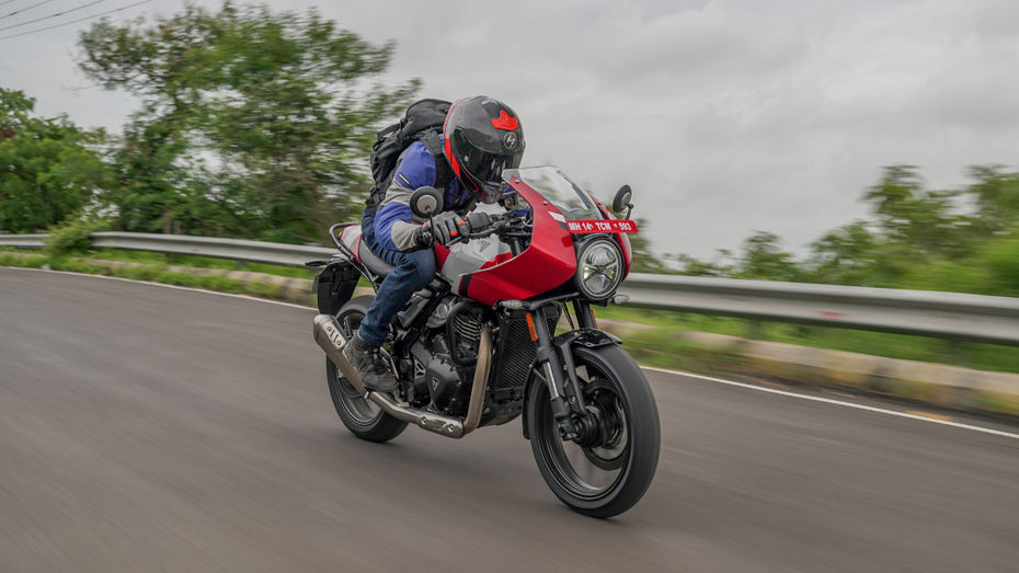 Continental GT 650 vs Thruxton 400
