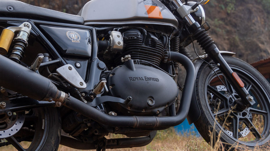 Continental GT 650 vs Thruxton 400