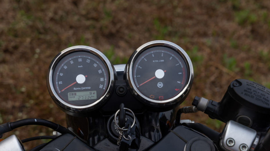 Continental GT 650 vs Thruxton 400