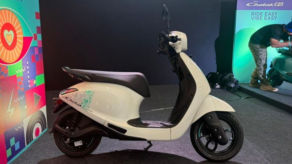 Bajaj Chetak C2501