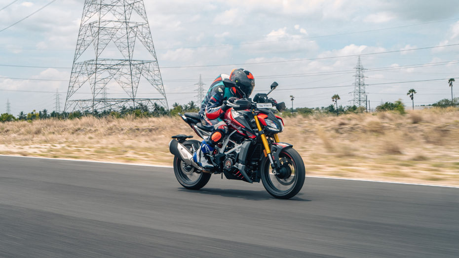 TVS Apache RTR 310 Riding Shot TVS Apache RTR 310 Riding Shot