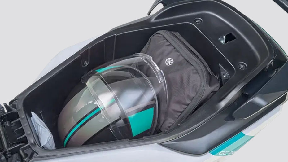 Yamaha EC-06 Underseat storage Yamaha EC-06 Underseat storage
