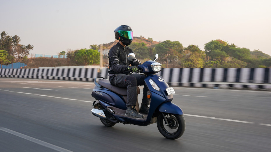 Suzuki Access 125 Riding Shot