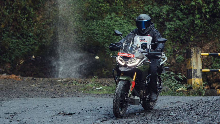 TVS Apache RTX 300 vs Kawasaki Versys-X 300 TVS Apache RTX 300 vs Kawasaki Versys-X 300