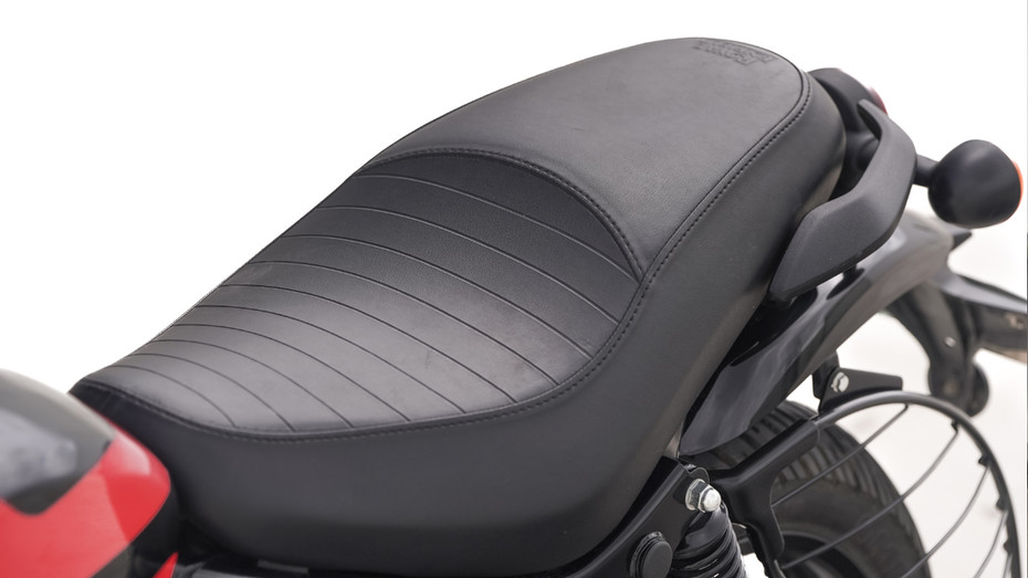 seat of royal enfield hunter 350