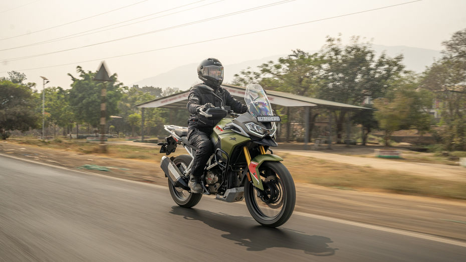 TVS Apache RTX 300 vs Ultraviolette X47 Crossover TVS Apache RTX 300 vs Ultraviolette X47 CrossoverTVS Apache RTX 300 vs Ultraviolette X47 Crossover