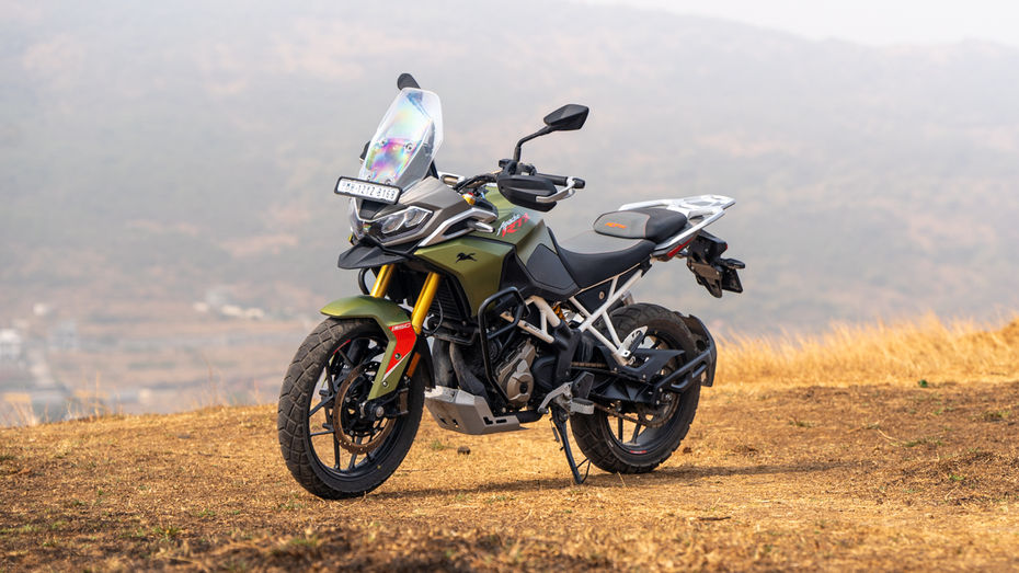 TVS Apache RTX 300 vs Ultraviolette X47 Crossover TVS Apache RTX 300 vs Ultraviolette X47 Crossover