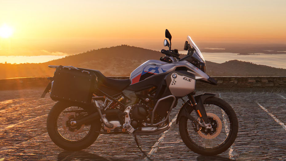 Top 5 Bikes With Large Fuel Tanks Top 5 Bikes With Large Fuel Tanks