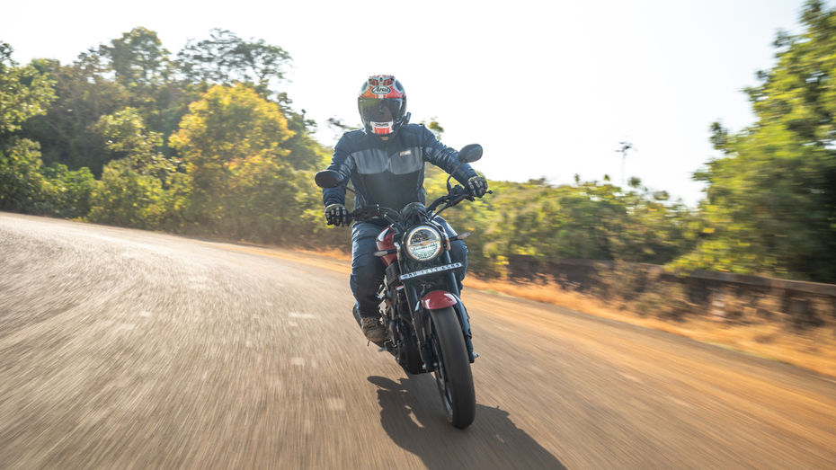 Riding Yamaha XSR 155