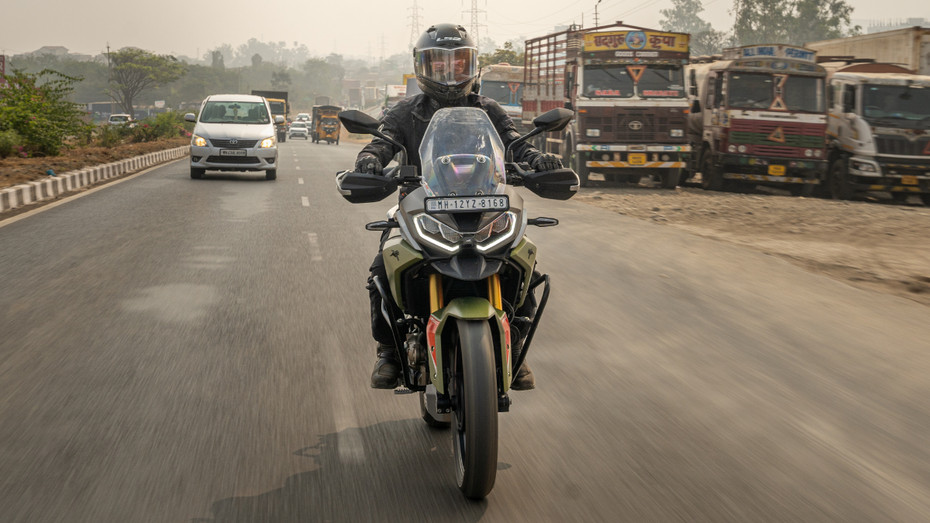 TVS Apache RTX 300 Ride