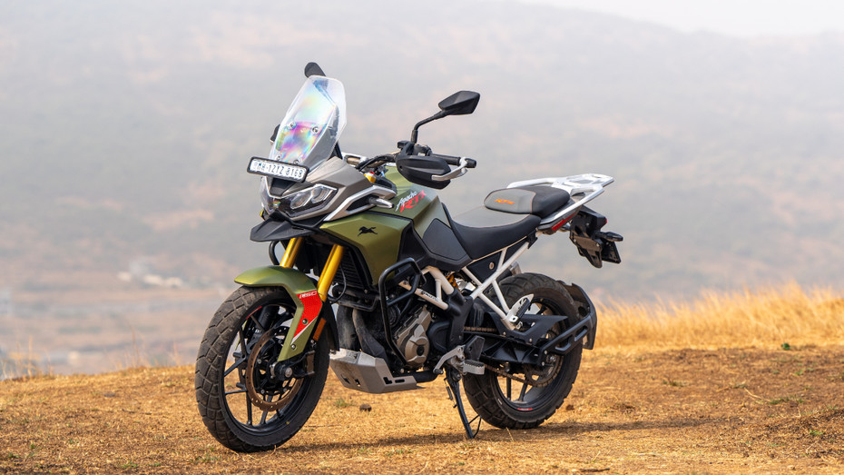 TVS Apache RTX 300 Side