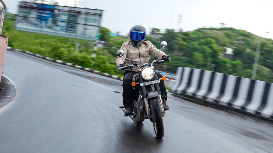 RE Bullet 350 vs Triumph T400