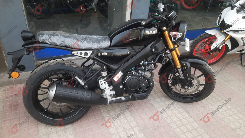 XSR 155 black side