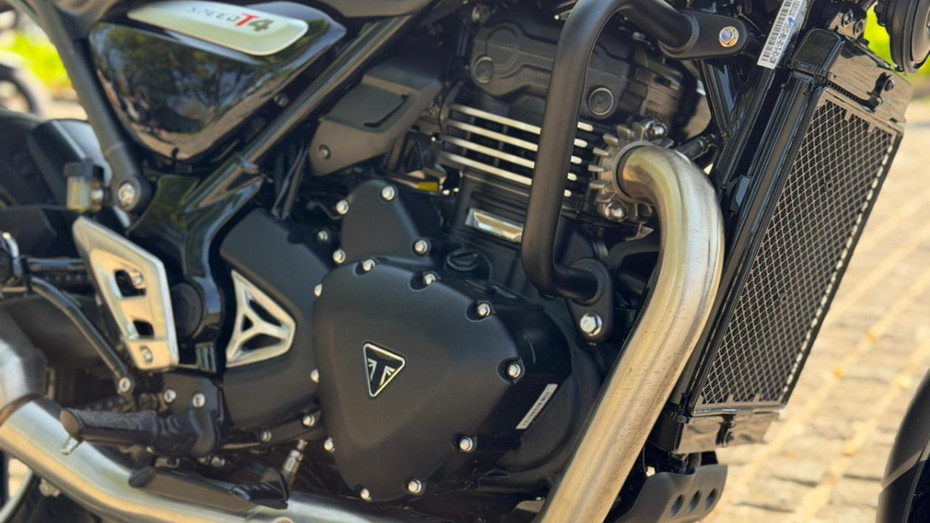 triumph speed T4