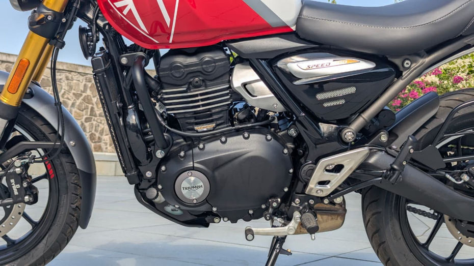 Triumph Tracker 400 and Speed 400: Differences Triumph Tracker 400 and Speed 400: Differences